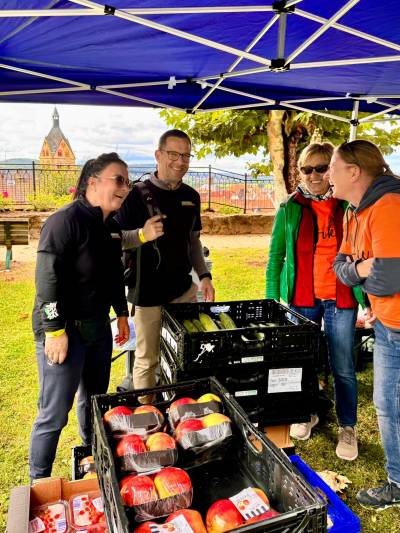 Keine Gnade fr die Wade - Danke an die Helferinnen und Helfer an den Verpflegungspunkten.